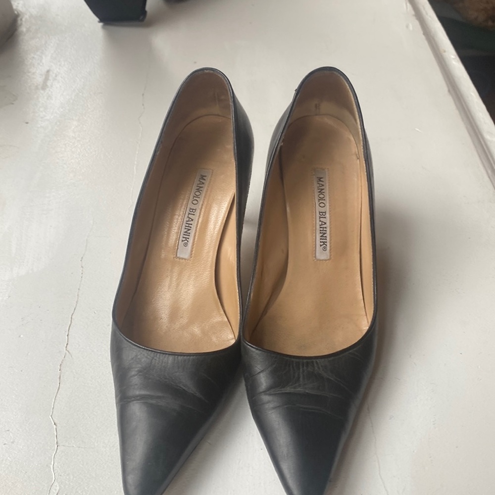 Black Manolo Blahnik - Picture 1 of 3